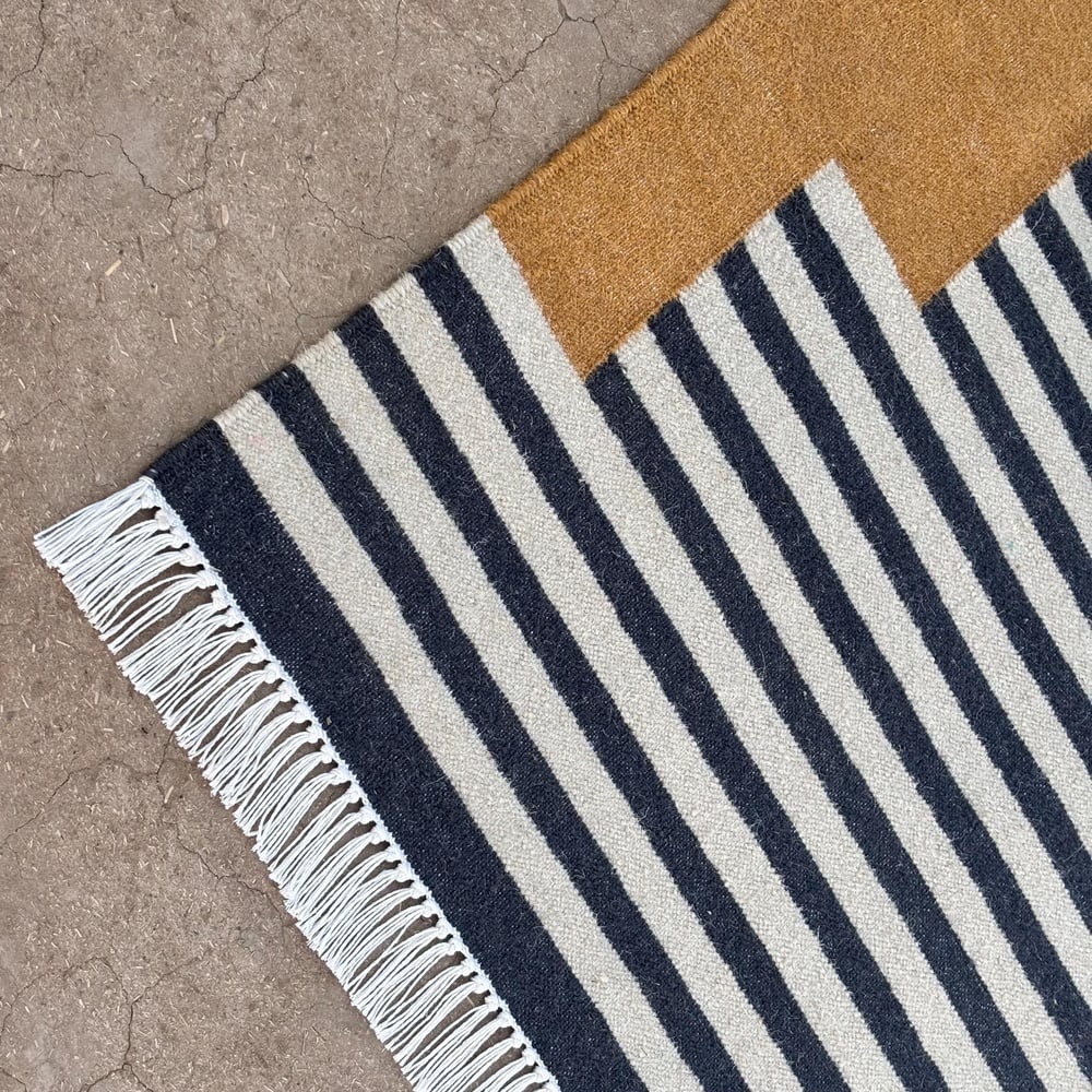 Multicolor Handmade Wool Vintage Dhurrie For Home